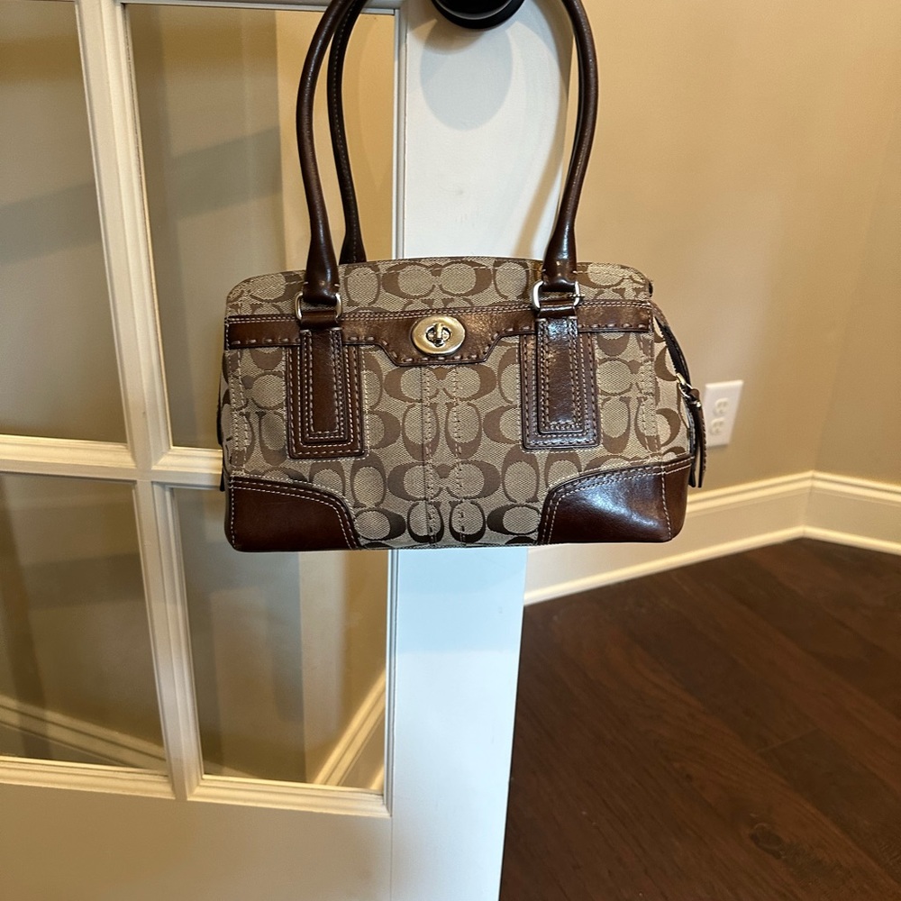 Coach shoulder bag with wallet